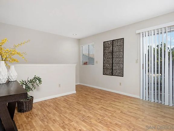 3rd image of 7884 Camino Glorita