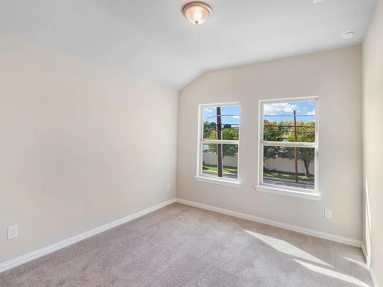 1110 N Britain Rd — Photo 10