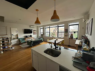 Rented by Space Link Realty