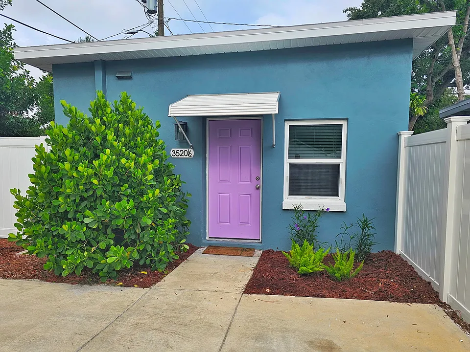 3520 1/2 8th Ave N