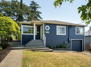 3155 Mars St, Victoria, BC V8X 1B9
