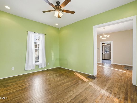 4th image of 522 W Front St