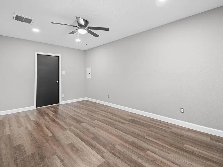 5242 Greylog Dr — Photo 8