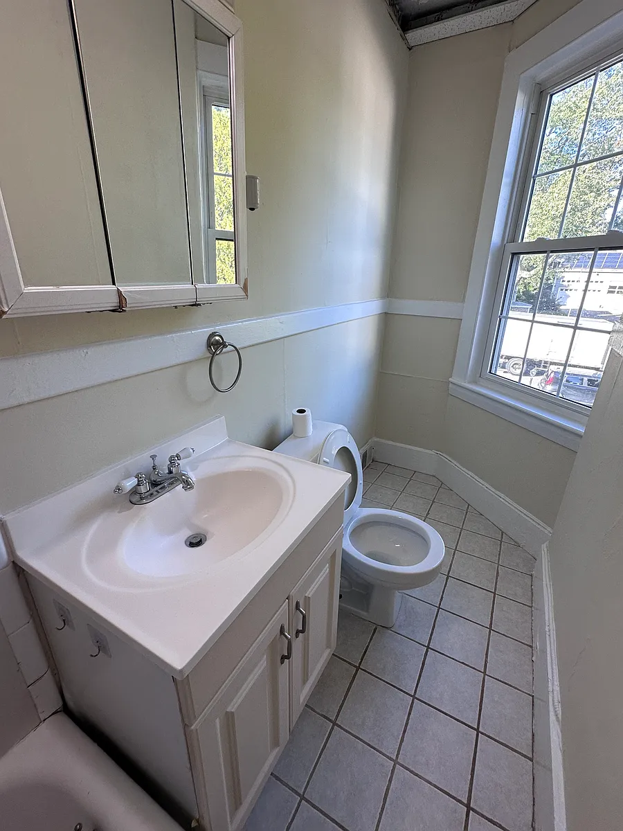 Building Photo - 34 Trident Ave #3