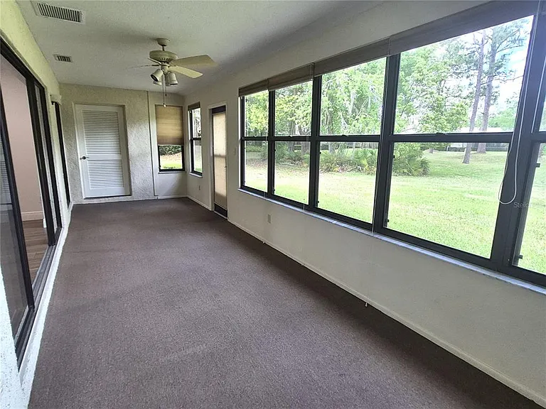 160 Joanne Pl — Photo 28