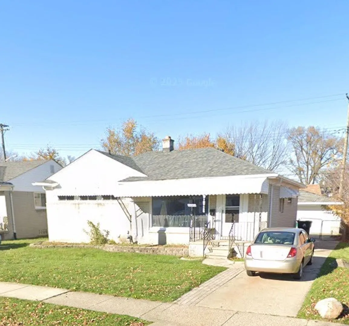 Welcome home!! Well maintained 3 bedroom ranch — Photo 1