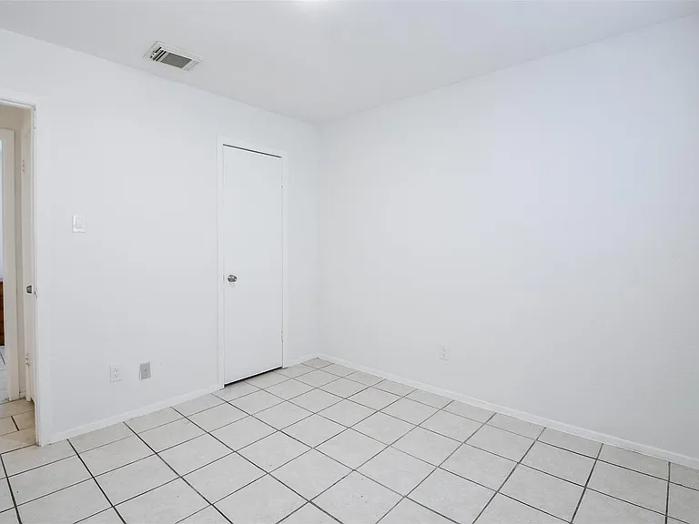 5635 Greenhill Forest Dr — Photo 14