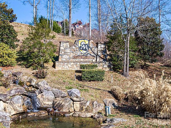 3rd image of 92 Chimney Crest Dr