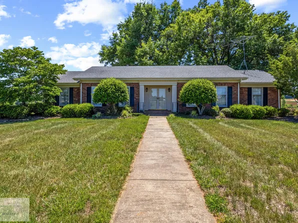 1633 W Giles Rd, Chatham, VA 24531