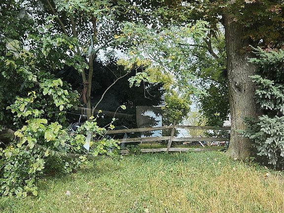 3rd image of 12268 Metcalf Rd