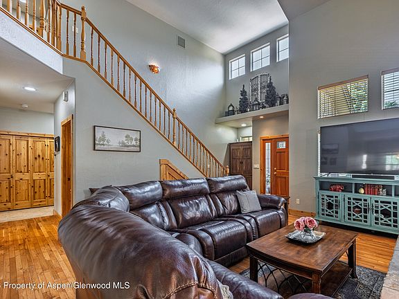 5th image of 248 Blackhawk Dr