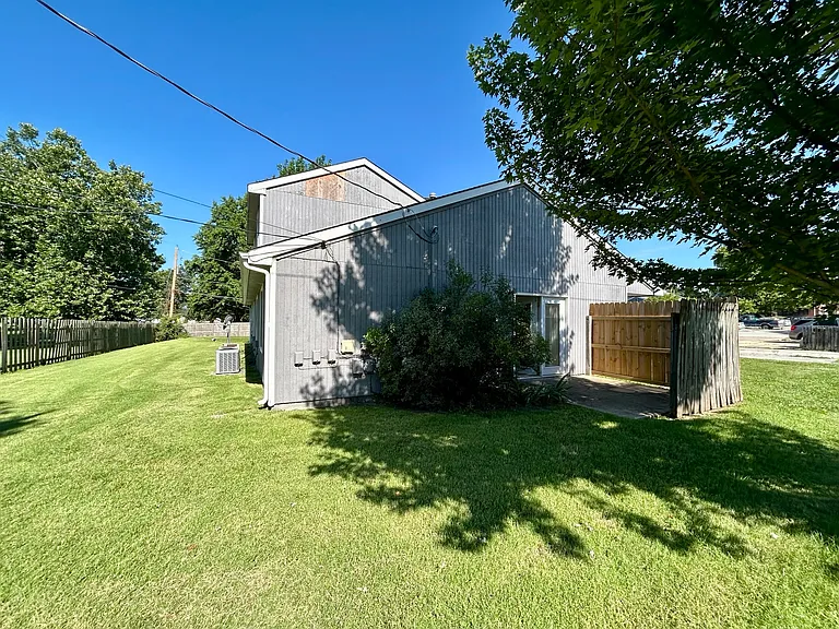 1901 E 23rd St #D-3 — Photo 8