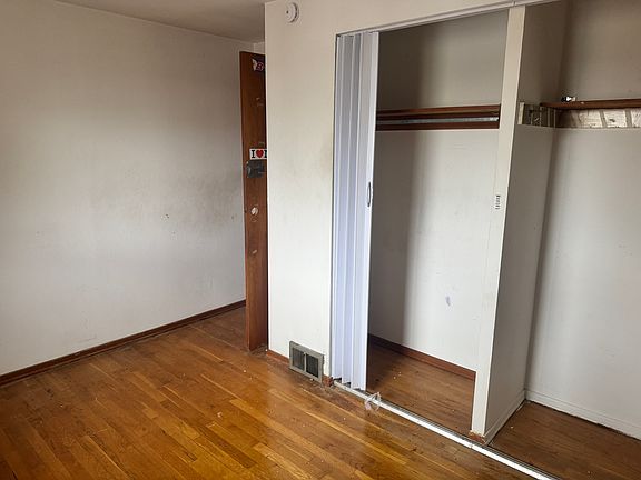 4th image of 2340 Park Hill Dr