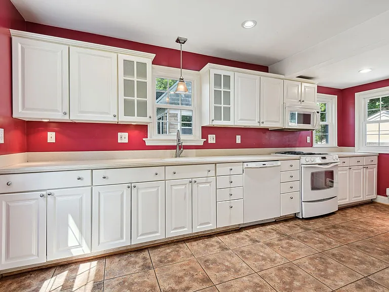 5203 Elsmere Ave — Photo 5
