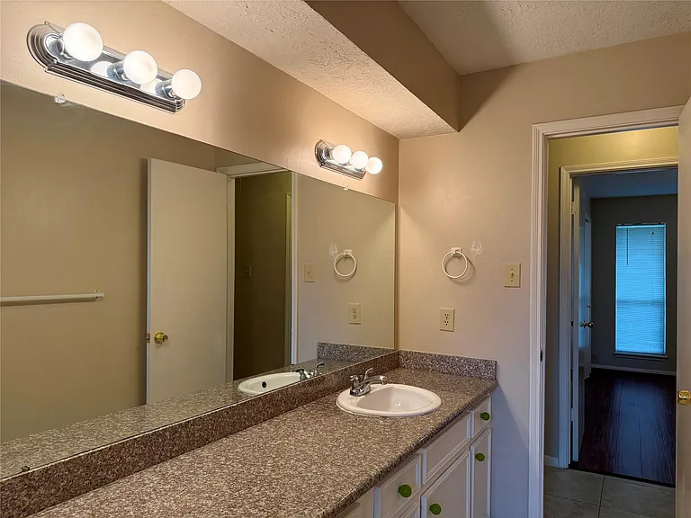 13430 Exton Ln — Photo 33