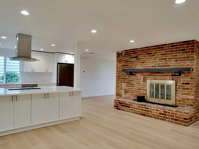 1421 N Highland St — Photo 5