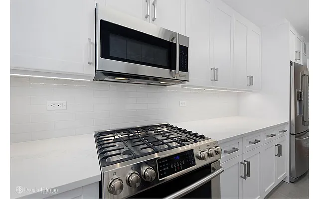 Rented by Douglas Elliman | media 24