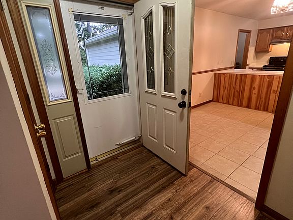 Front entrance/foyer