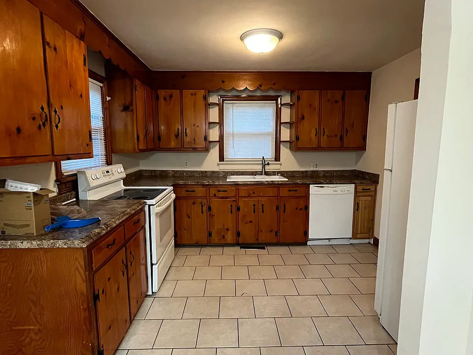 313 Plumtree Ave