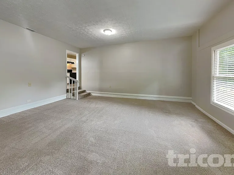 4251 Cary Dr — Photo 16