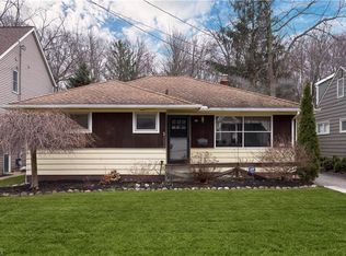 69 Eagle Cliff Dr, Bay Village, OH