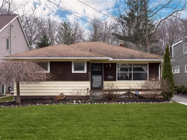 69 Eagle Cliff Dr, Bay Village, OH 44140