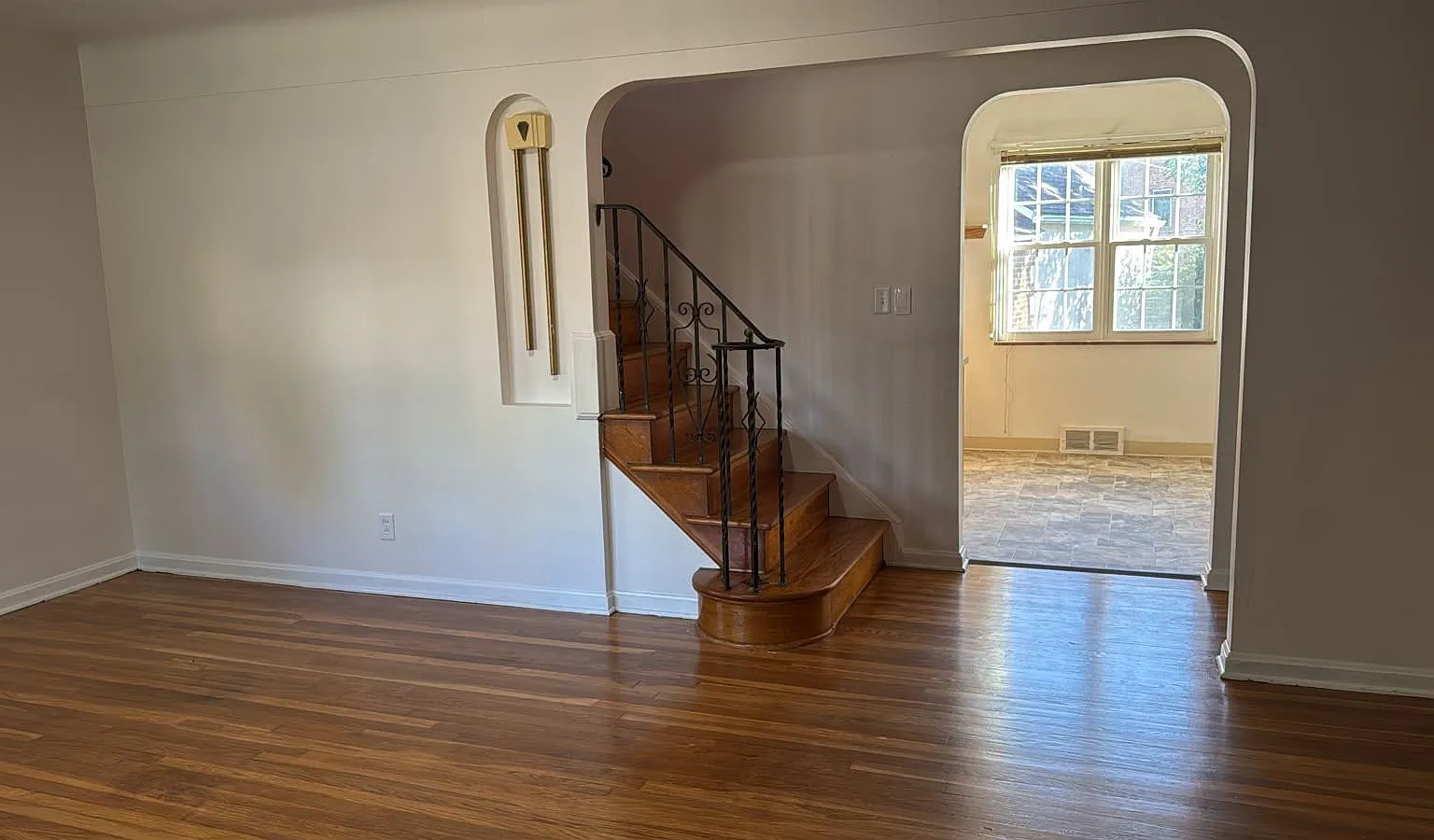3 bed, 2.0 bath, 1398 sqft, $1,800 — Photo 2