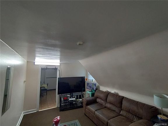 3rd image of 143 Harriet Ave