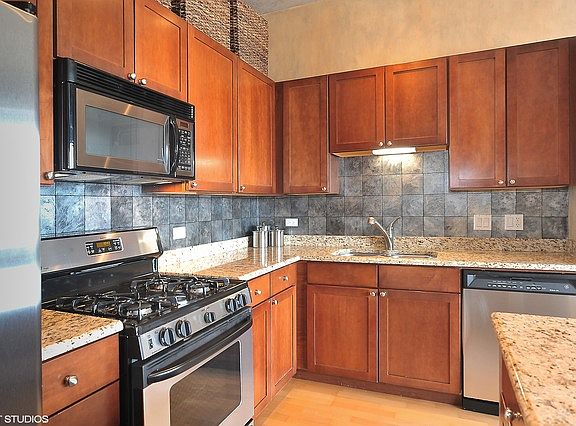 4th image of 1000 N Kingsbury St APT 605