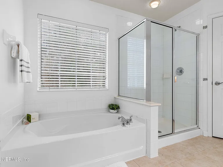 3897 Lionheart Dr — Photo 19