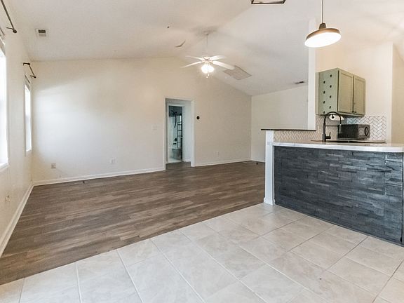 4th image of 106 Waterfall Dr
