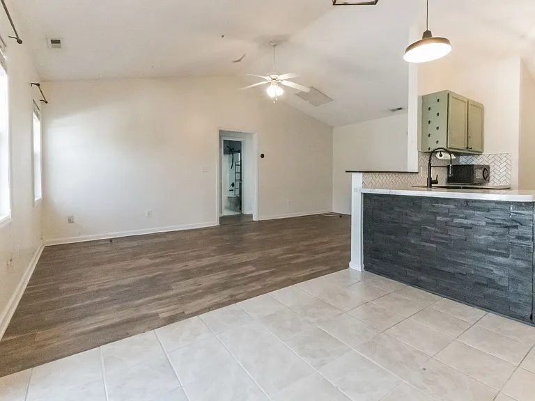 106 Waterfall Dr — Photo 4
