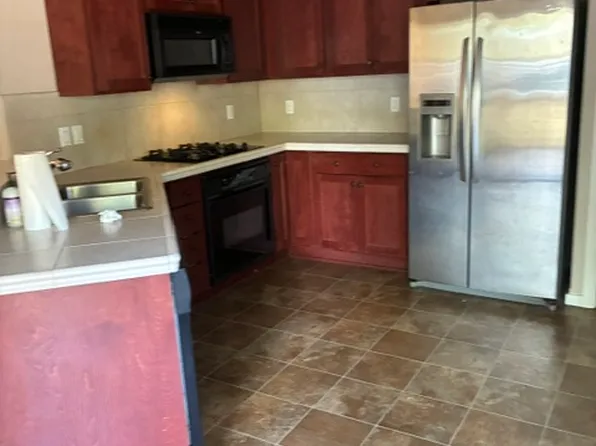 943 NE 73rd Ave, Hillsboro, OR 97124