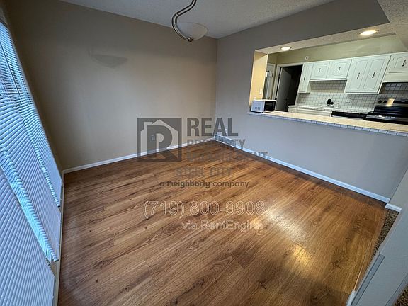 5th image of 118 Scotland Rd APT C