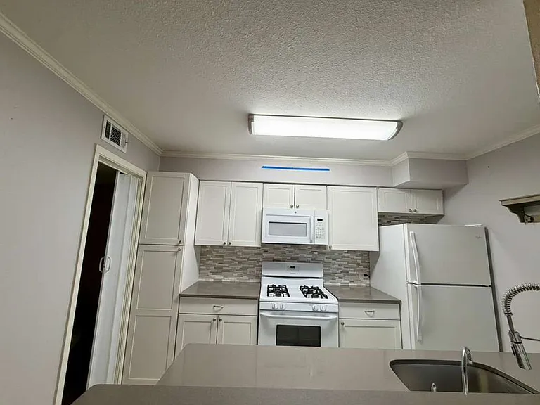 7322 Oak Manor Dr #54 — Photo 6