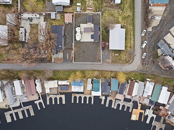 3rd image of 18816 W Pommier Rd