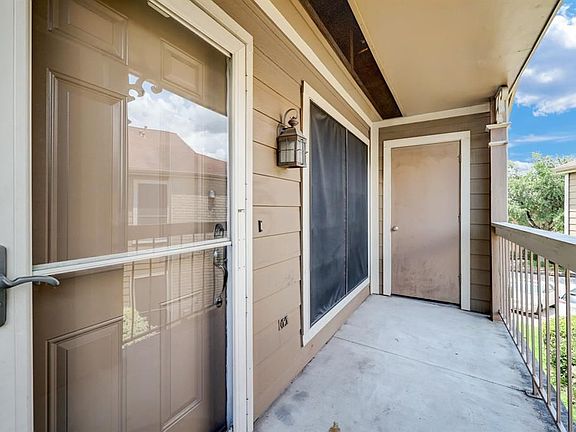 4th image of 1860 White Oak Dr APT 328