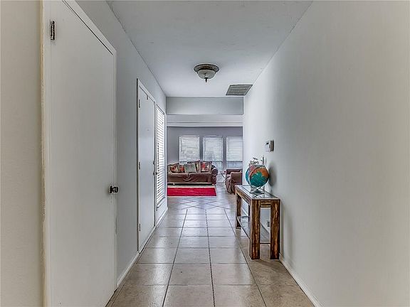 4th image of 2221 NW 114th St