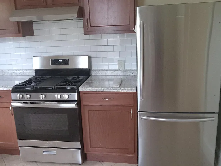 333 Elm St — Photo 2