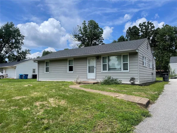 1005 Farmview Dr, Saint Louis, MO 63138