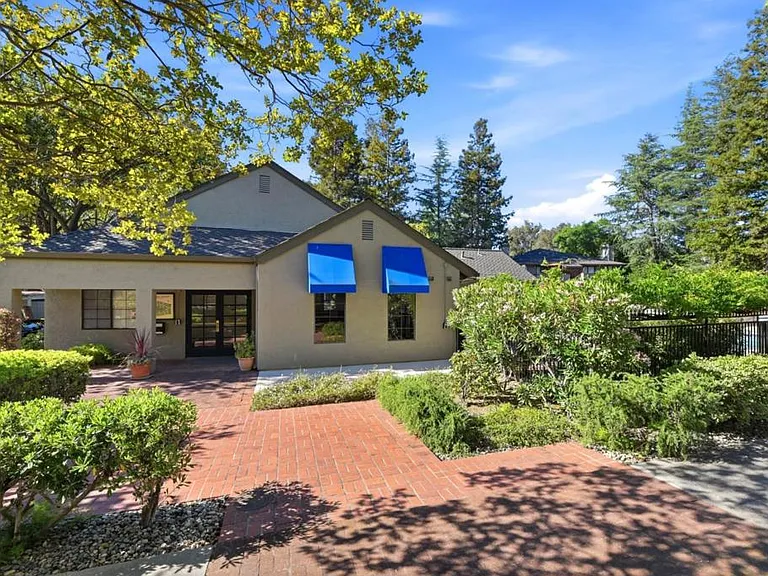 2504 La Terrace Cir — Photo 33