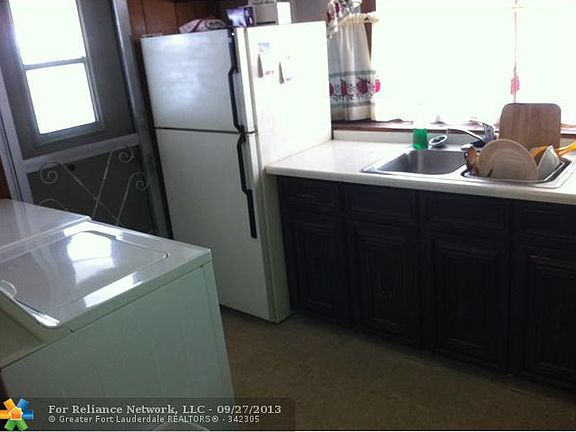 3rd image of 2929 Harbor Ln