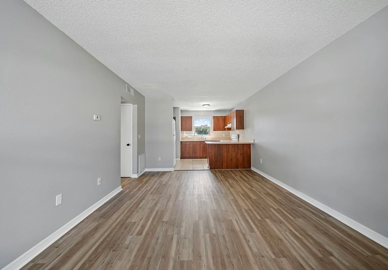 714 East Floribraska Avenue, Unit D — Photo 2