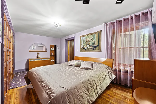 Sold by Real Broker NY LLC | media 24