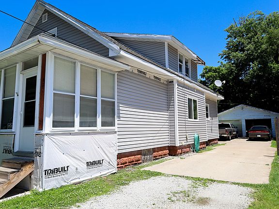 2nd image of 521 Rockwood St