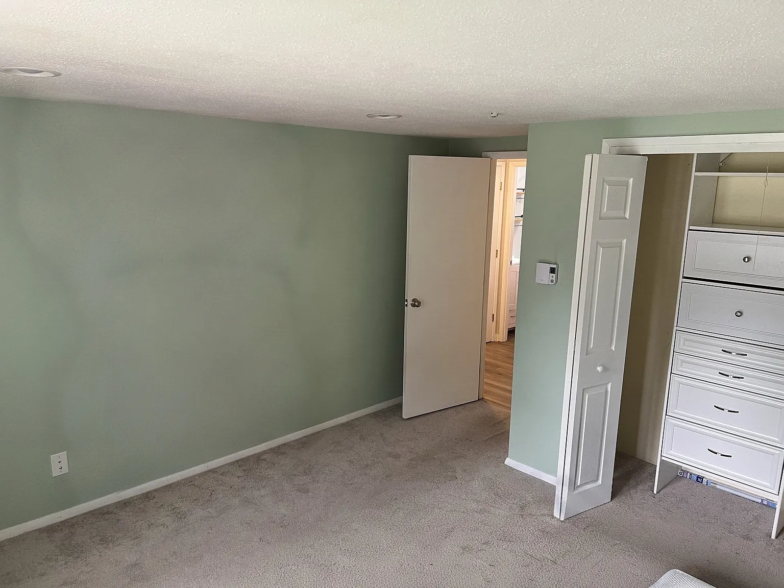 2 bed, 723 sqft, $2,300 — Photo 3