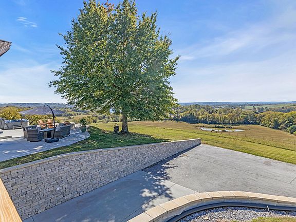 17th image of 2202 Darks Mill Rd