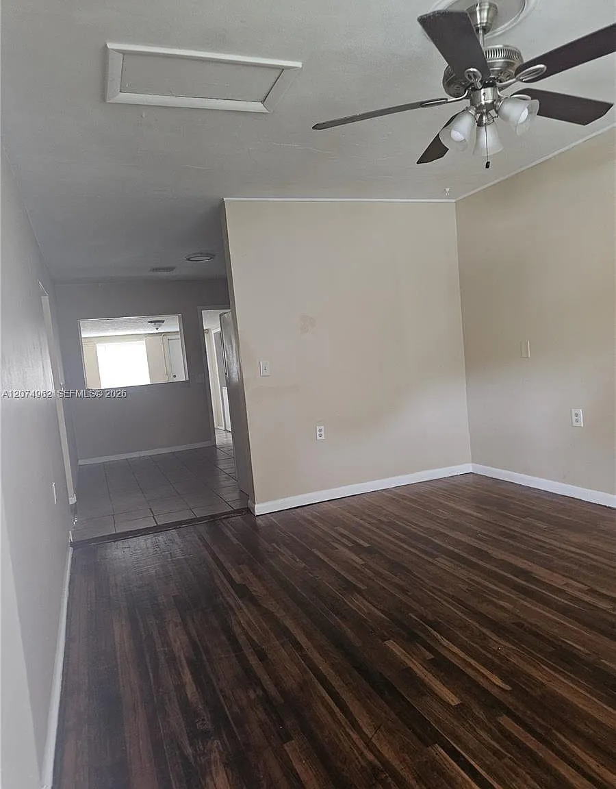 Coral Heights — Photo 4