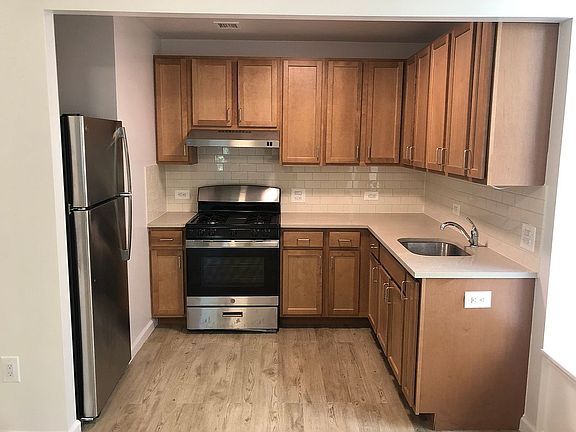 4th image of 995 Union Ave APT 3E