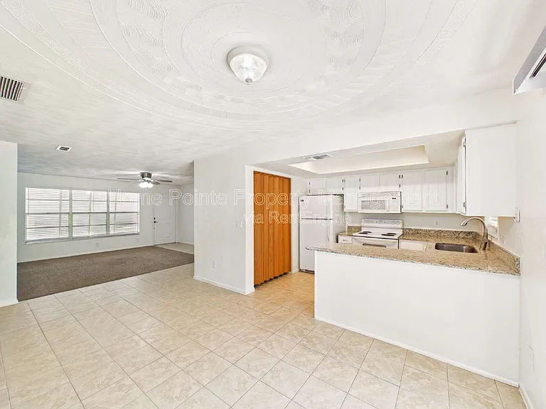 18543 Iris Rd — Photo 15